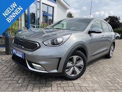 Kia Niro - 1.6 GDi Hybrid DynamicLine | Navigatie, Parkeersensoren en camera, Trekhaak, Cruise contro