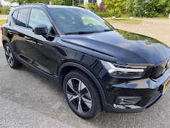 Volvo XC40 - Recharge P8 AWD R-Design Metallic Zwart, Leder, Harman Kardon, 408pk, 360graden camera, NAP, alle veiligheidsopties