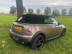 MINI Cabrio - 1.6 One Anniversary Champagnekleur met zwarte lichtmetalen velgen