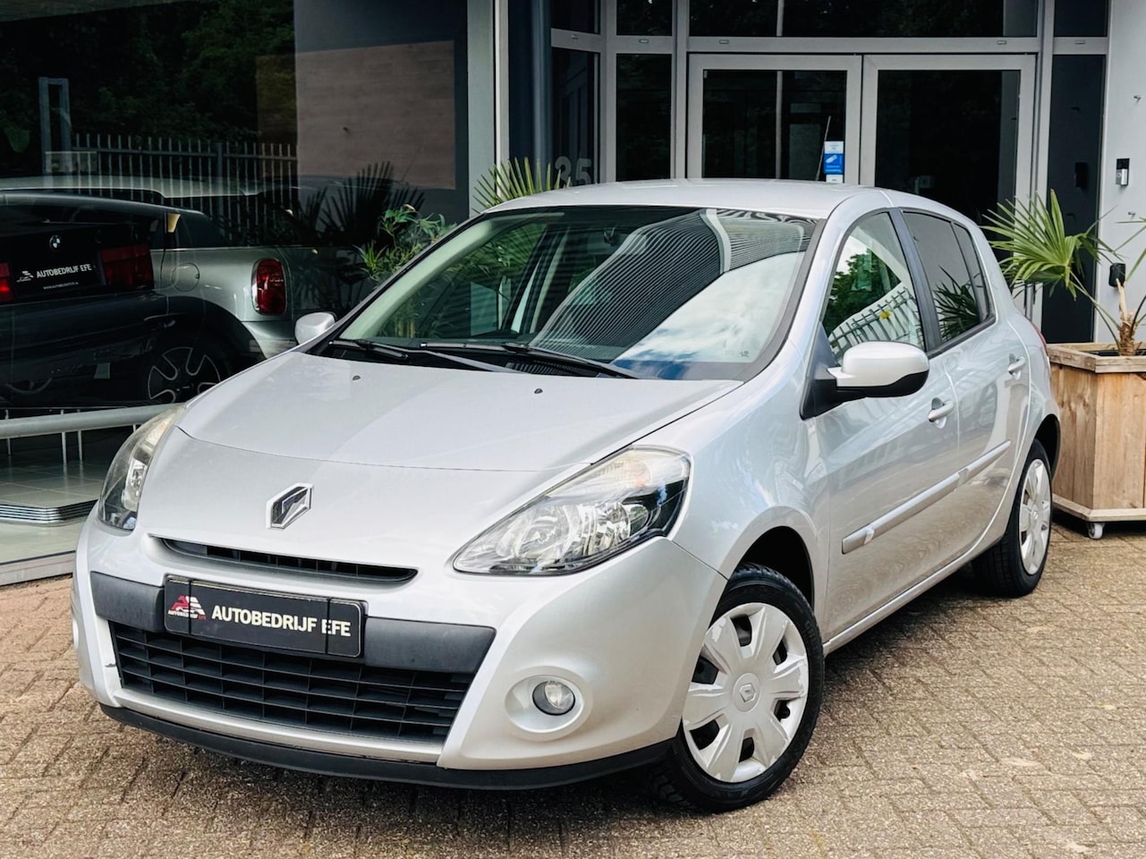 Renault Clio - 1.2 Authentique Airco*C.control*ElktrRmn - AutoWereld.nl