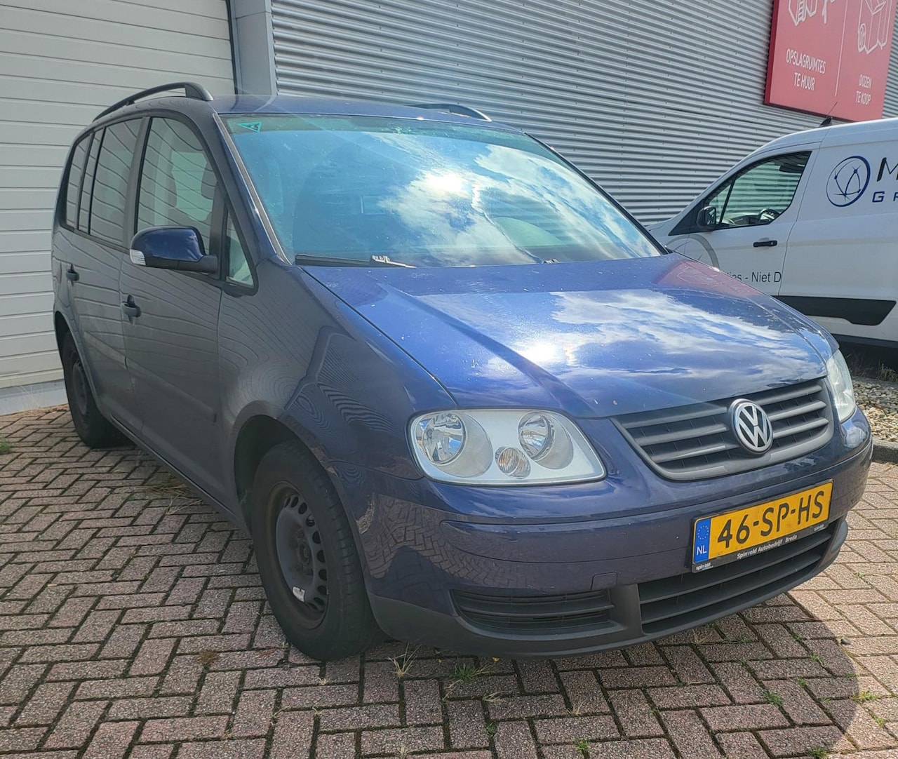 Volkswagen Touran - 1.6-16V FSI Business APK 4-2026 Inruilkoopje - AutoWereld.nl