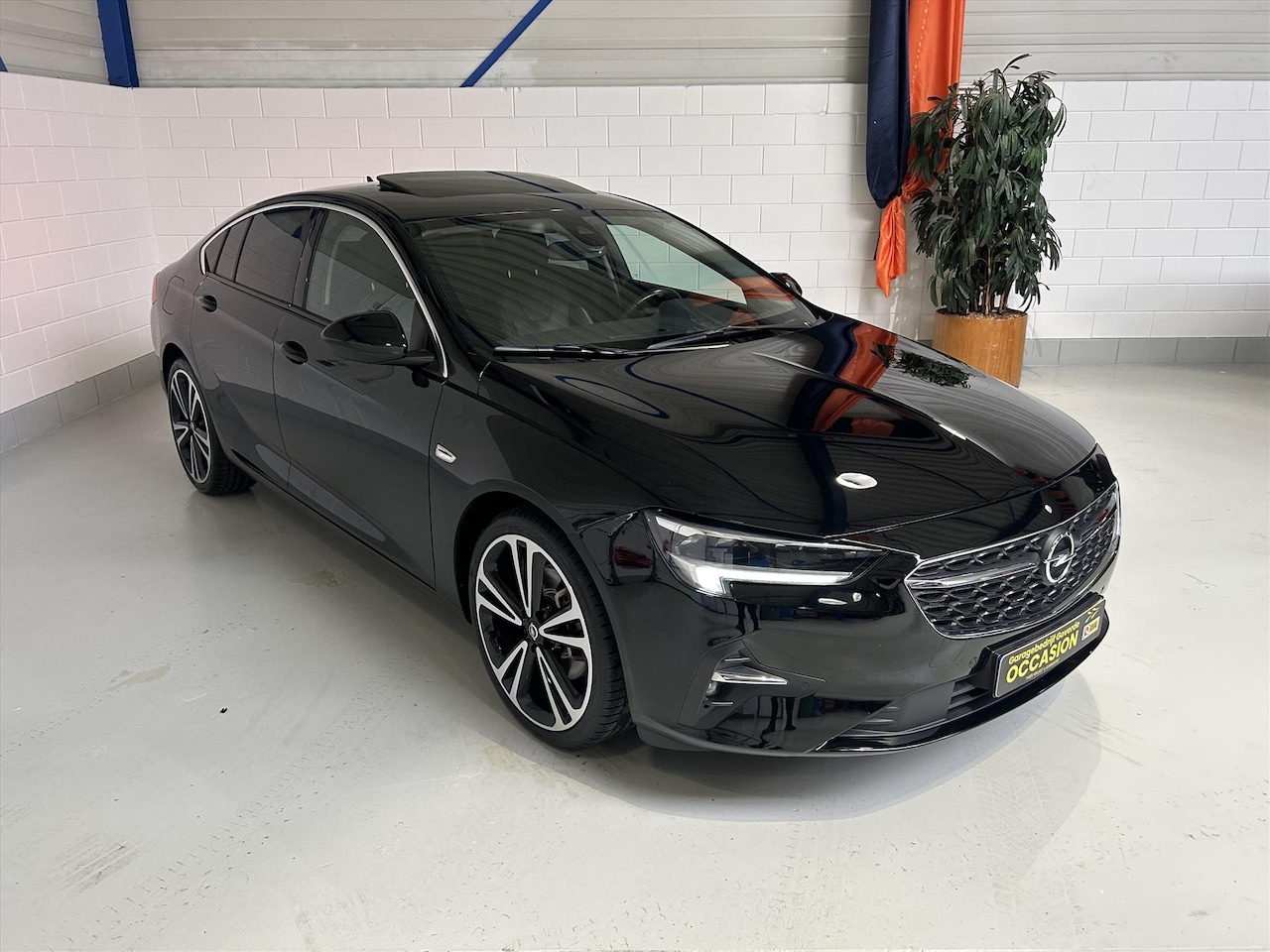 Opel Insignia Grand Sport - 2.0 Turbo 200pk Aut, Schuifdak, Massage VOL! - AutoWereld.nl