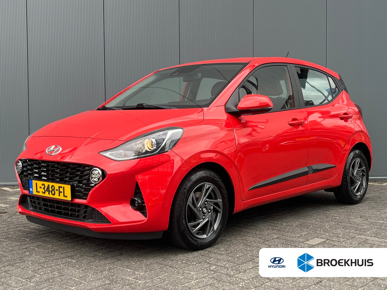 Hyundai i10 - 1.0 67pk Premium | Carplay | Camera | Climate | Navigatie | 14" Lichtmetaal | Cruisecontro - AutoWereld.nl