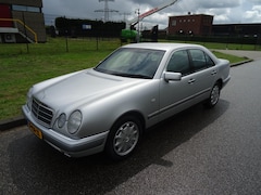 Mercedes-Benz E-klasse - MERCEDES E320