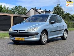 Peugeot 206 - 1.6-16V Gentry 5DR*Airco*09-05-2026 APK*Trekhaak*Elektrische ramen