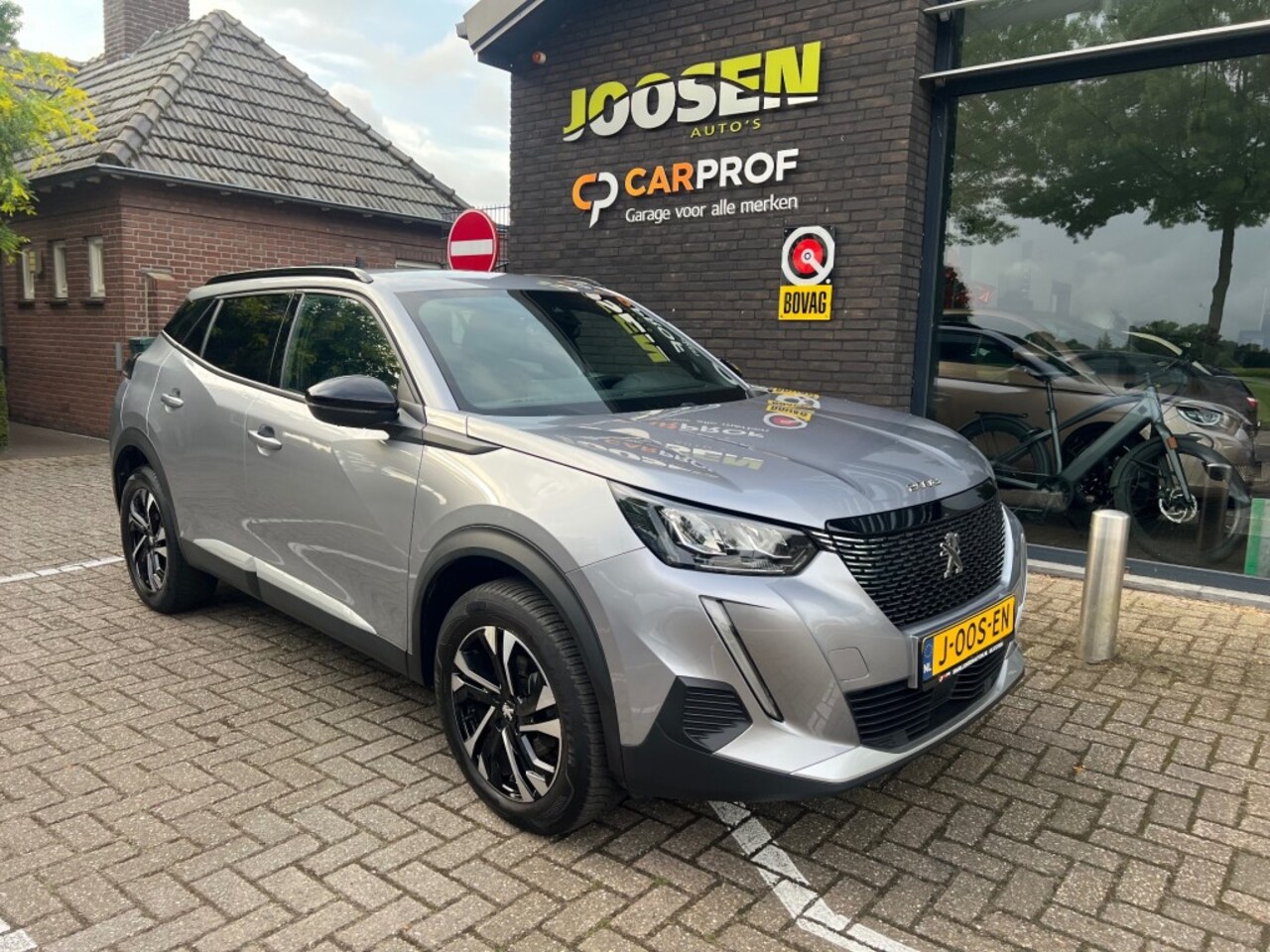 Peugeot 2008 - 1.2 PureTech Allure 1.2 PURETECH ALLURE - AutoWereld.nl