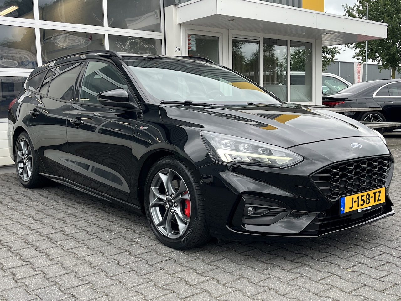 Ford Focus Wagon - 2.0 EcoBlue Automaat ST Line X Business Winterpack Elek. achterklep Apple Carplay/Android - AutoWereld.nl