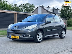 Peugeot 206 - 1.4 Millesim 200 5DR*Airco*Dealer onderhouden*124.000 NAP*Trekhaak