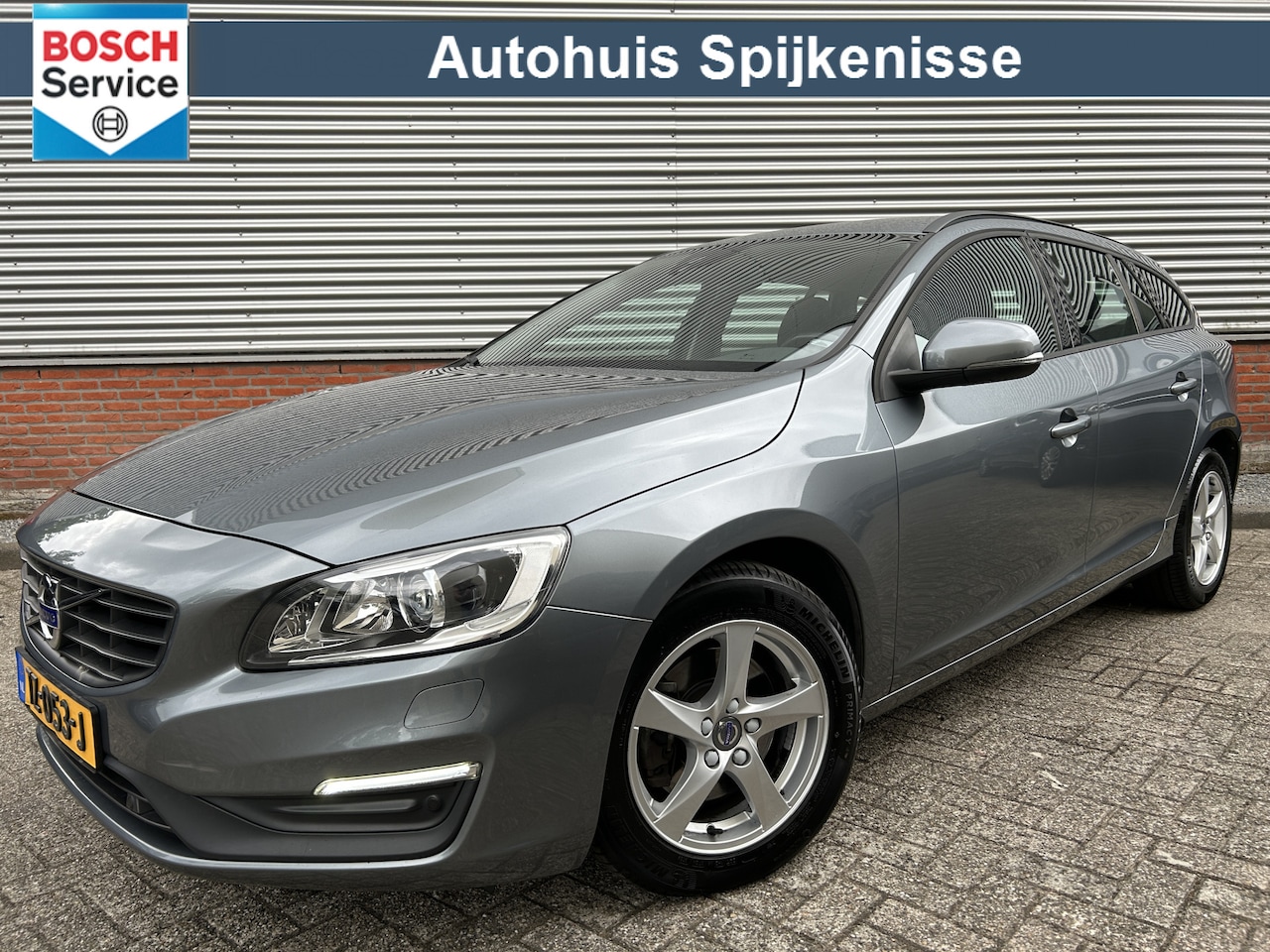 Volvo V60 - 1.5 T3 Polar+ | Automaat | Trekhaak | Stuurverwarming | Voor + Achter Stoelverwarming | - AutoWereld.nl