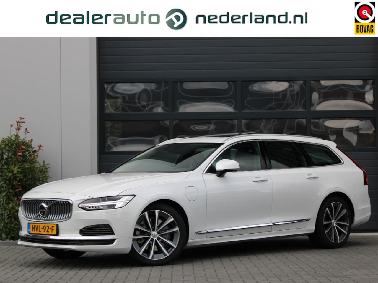 Volvo V90 - 2.0 T8 AWD Inscription | Pano | Head-up | - AutoWereld.nl