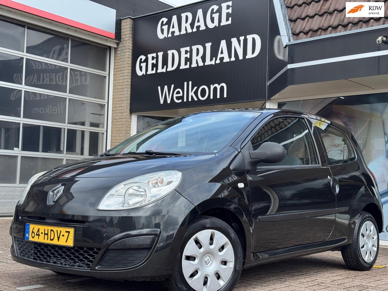 Renault Twingo - 1.2 Authentique | Airco | Cruise | Climate | Pdc | Iso | Flex - AutoWereld.nl