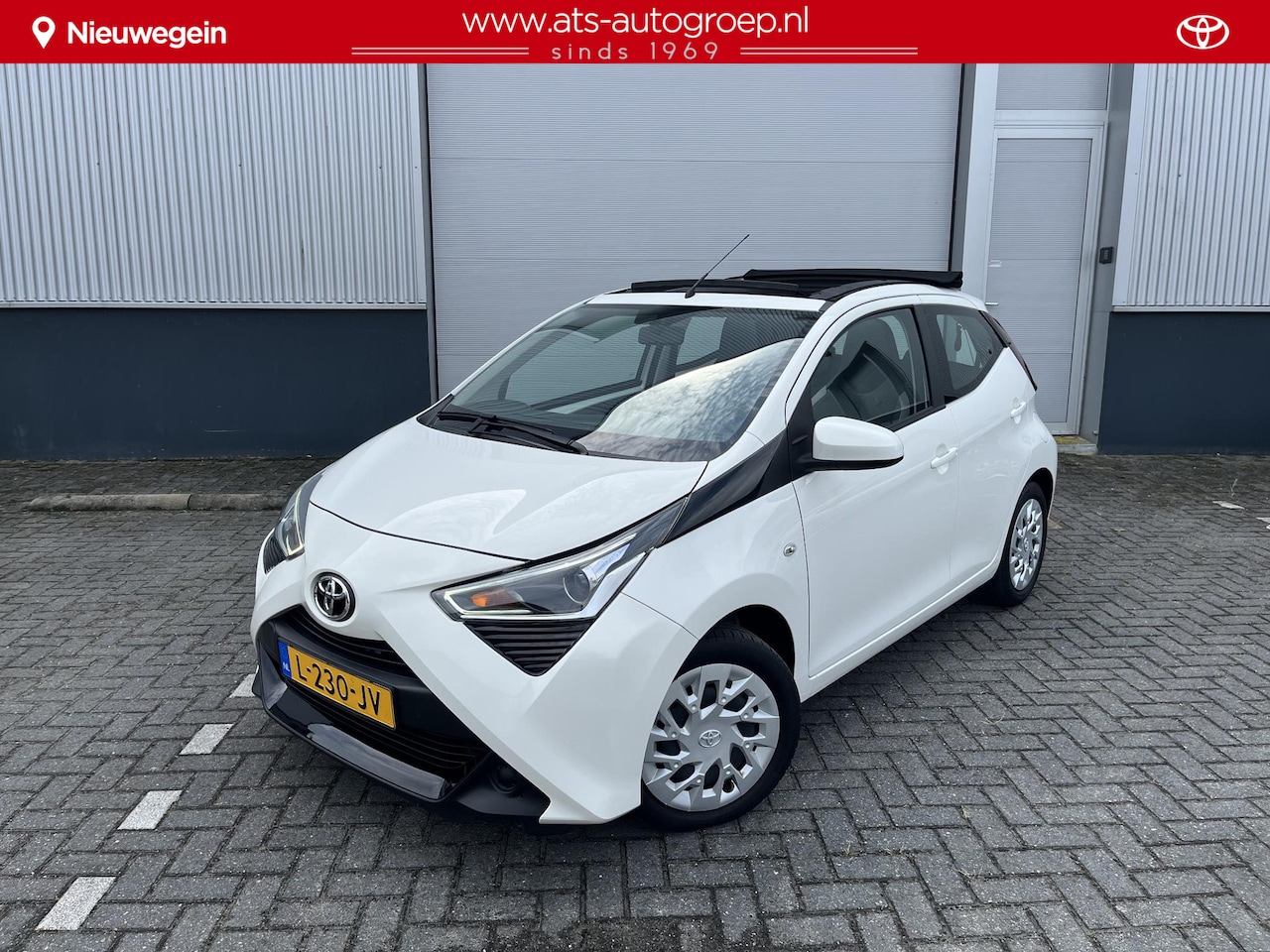 Toyota Aygo - 1.0 VVT-i x-play cabrio 1.0 VVT-i x-play cabrio , Schuifdak,  40.000 km, Org NL en 1e Eigenaar - AutoWereld.nl