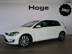 Volkswagen e-Golf - E-DITION Automaat Clima Navigatie Stoelverwarming Warmtepomp Rijklaarprijs Inruil Mogelijk
