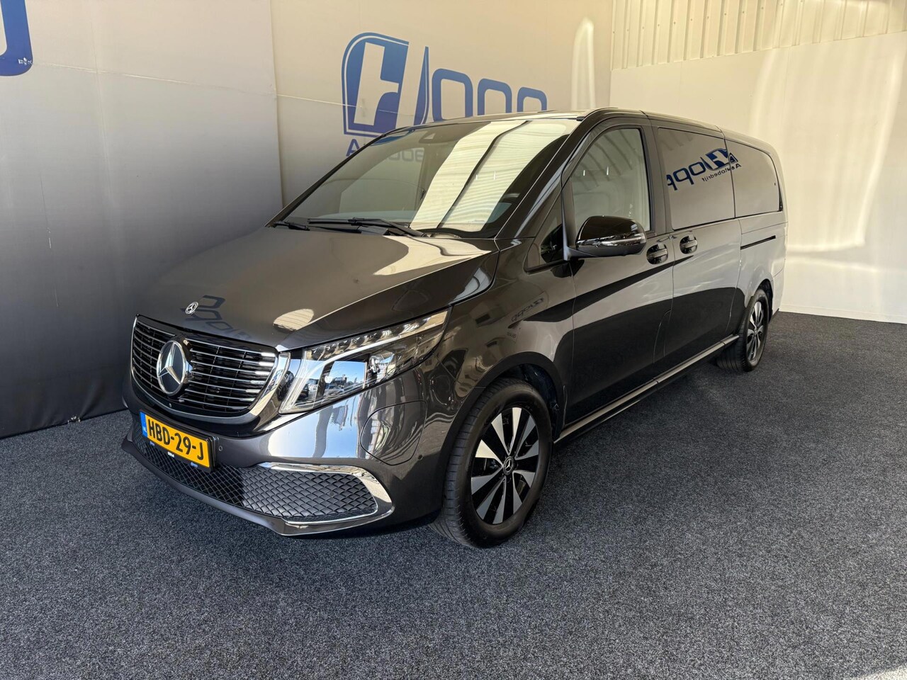 Mercedes-Benz EQV - 300 L3 - 8 pers. Vol opties - Leer - EQV interieur - exterieur - camera - incl. Garantie - AutoWereld.nl
