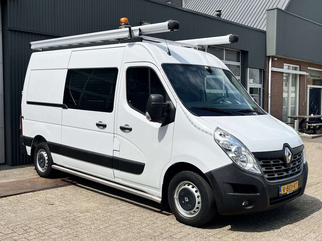 Renault Master - T35 2.3 dCi L2H2 Airco Cruise controle Kastinrichting Trekhaak 2500kg Trekgewicht Schuifde - AutoWereld.nl