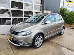 Volkswagen Golf - 1.2 TSI Cross
