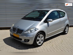Mercedes-Benz A-klasse - 170 Avantgarde | Leder | PDC | Stoelverwarming | Airco
