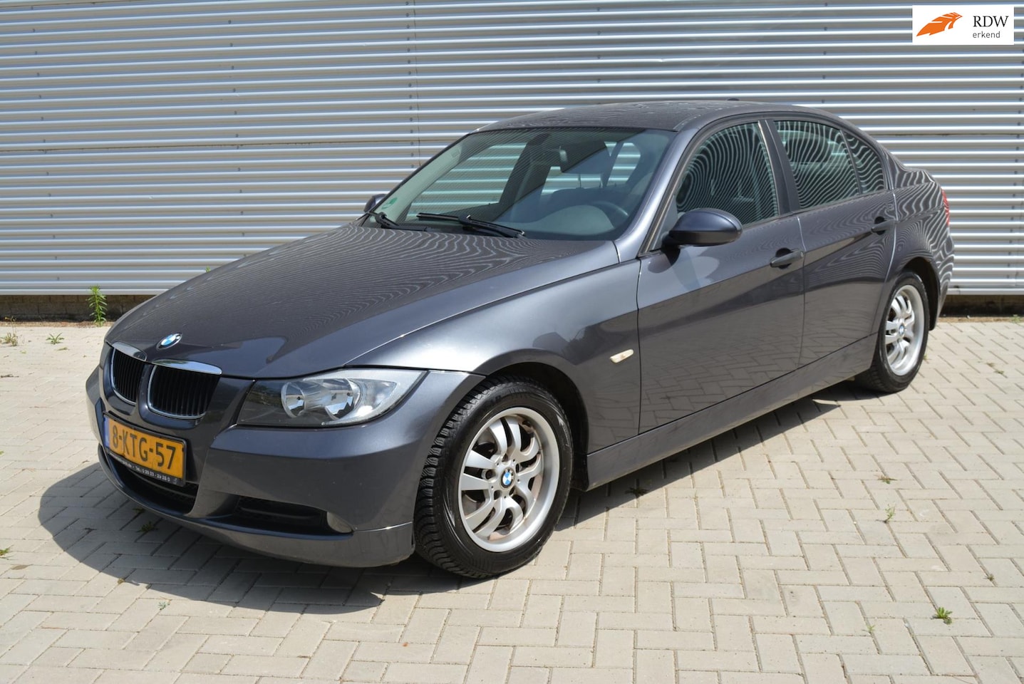 BMW 3-serie - 320d Executive | Sedan | Airco | L.M. Velgen | PDC. - AutoWereld.nl