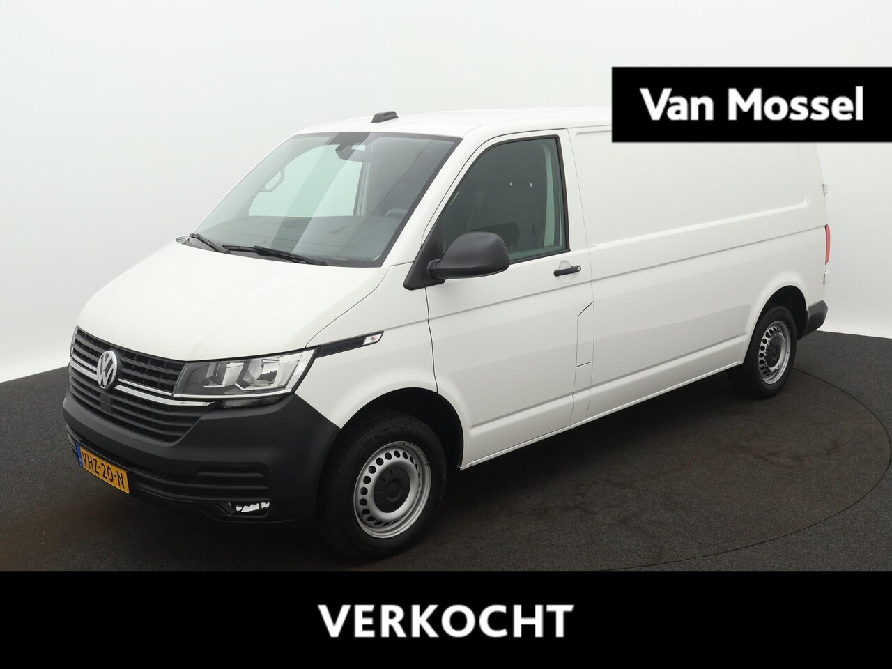Volkswagen Transporter - 2.0 TDI L2H1 Comfortline | Airco | Parkeerhulp Achter | Radio | Cruise control | Navigatie - AutoWereld.nl