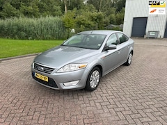 Ford Mondeo - 2.0-16V Ghia/AIRCO/CRUISE/PARKEERSENS VOOR-ACHTER/TREKHAAK