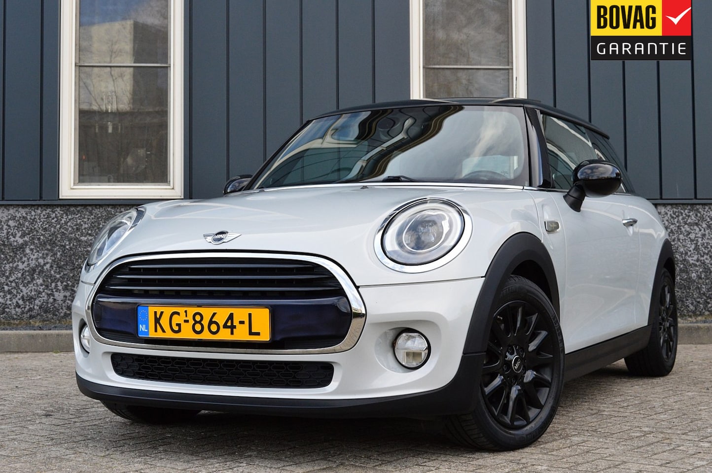 MINI Cooper - Mini 1.5 Marylebone Rijklaarprijs-Garantie Panoramadak led navigatie sport interieur - AutoWereld.nl