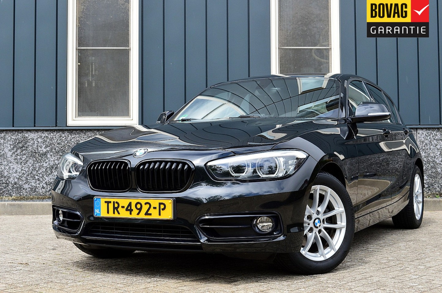 BMW 1-serie - 118i Sport-Line Rijklaarprijs-Garantie Navigatie Led Sport Interieur Airco - AutoWereld.nl