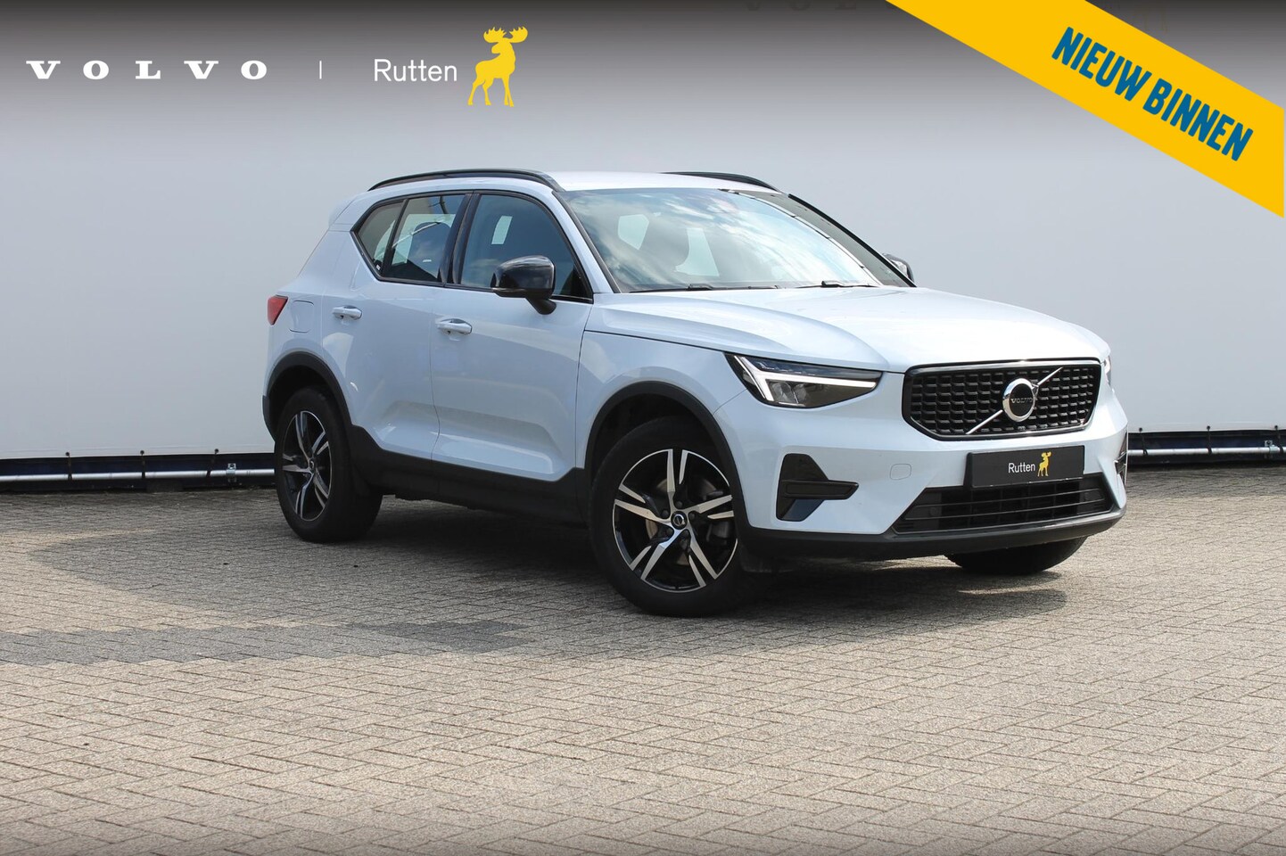 Volvo XC40 - B4 211PK Plus Dark Google infotainment / Adaptieve cruise control / Verwarmbare voorstoele - AutoWereld.nl
