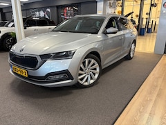Skoda Octavia Combi - 1.4 TSI iV PHEV Business Edition / head-up / elektrische stoel verstelling + stoelverwarmi