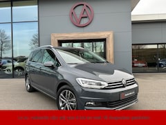 Volkswagen Touran - 1.5 TSI 150pk DSG Highline 7-persoons | Dode hoek | Virtual cockpit | Navi | Rijklaar incl