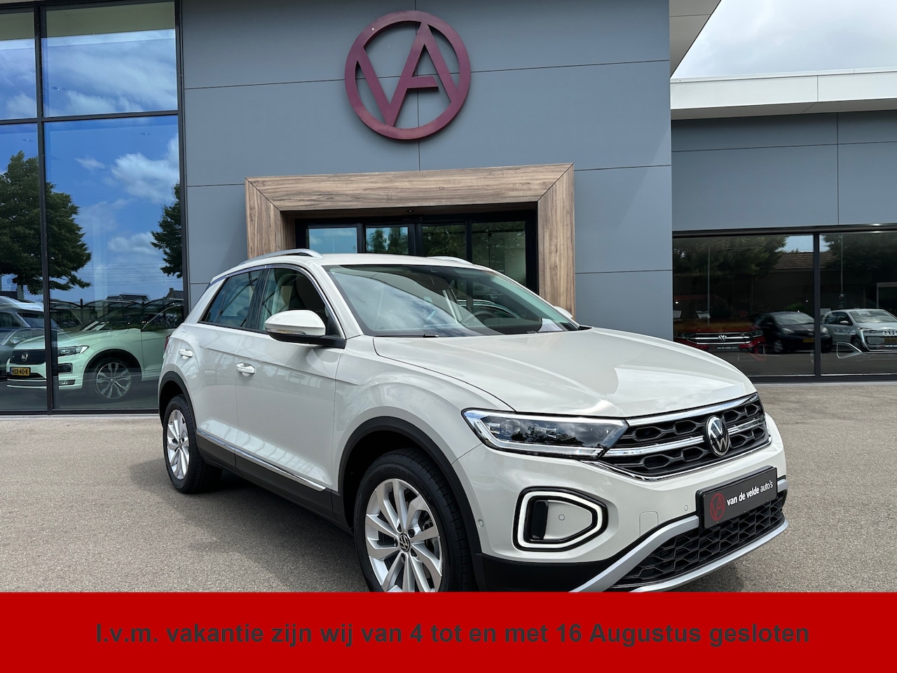 Volkswagen T-Roc - 1.5 TSI 150pk DSG Style Carplay | Camera | Keyless | Elek. Achterklep | Rijklaar incl. gar - AutoWereld.nl