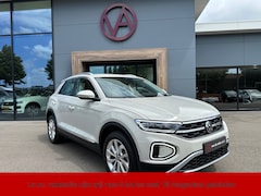 Volkswagen T-Roc - 1.5 TSI 150pk DSG Style Carplay | Camera | Keyless | Elek. Achterklep | Rijklaar incl. gar