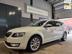Skoda Octavia Combi - 1.0 TSI Greentech Ambition Business Trekhaak Onderhouden