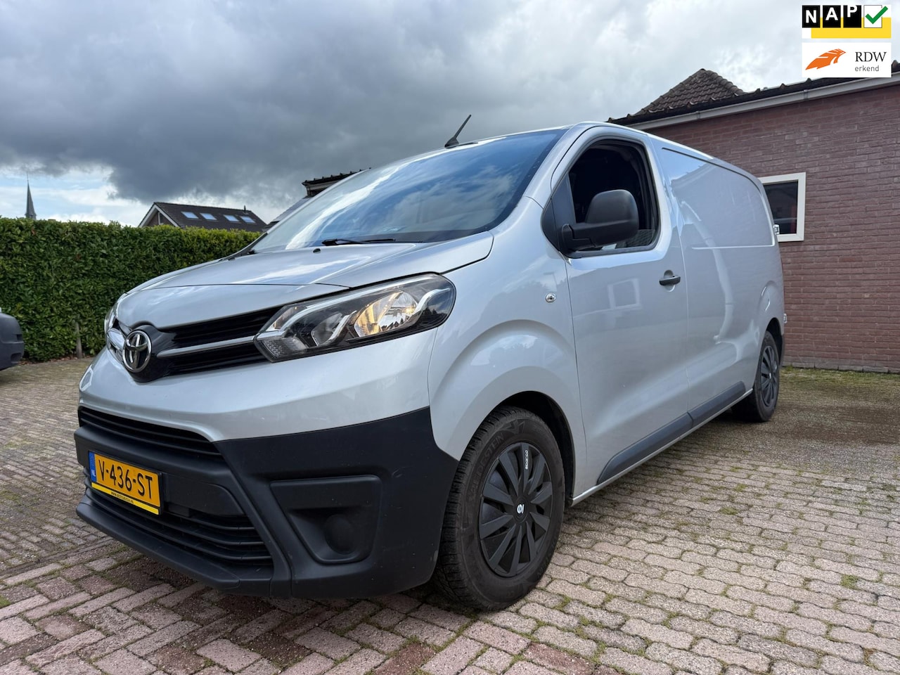 Toyota ProAce Worker - 1.6 D-4D Cool Comfort airco cruise leer schuifdeur 3 zit - AutoWereld.nl