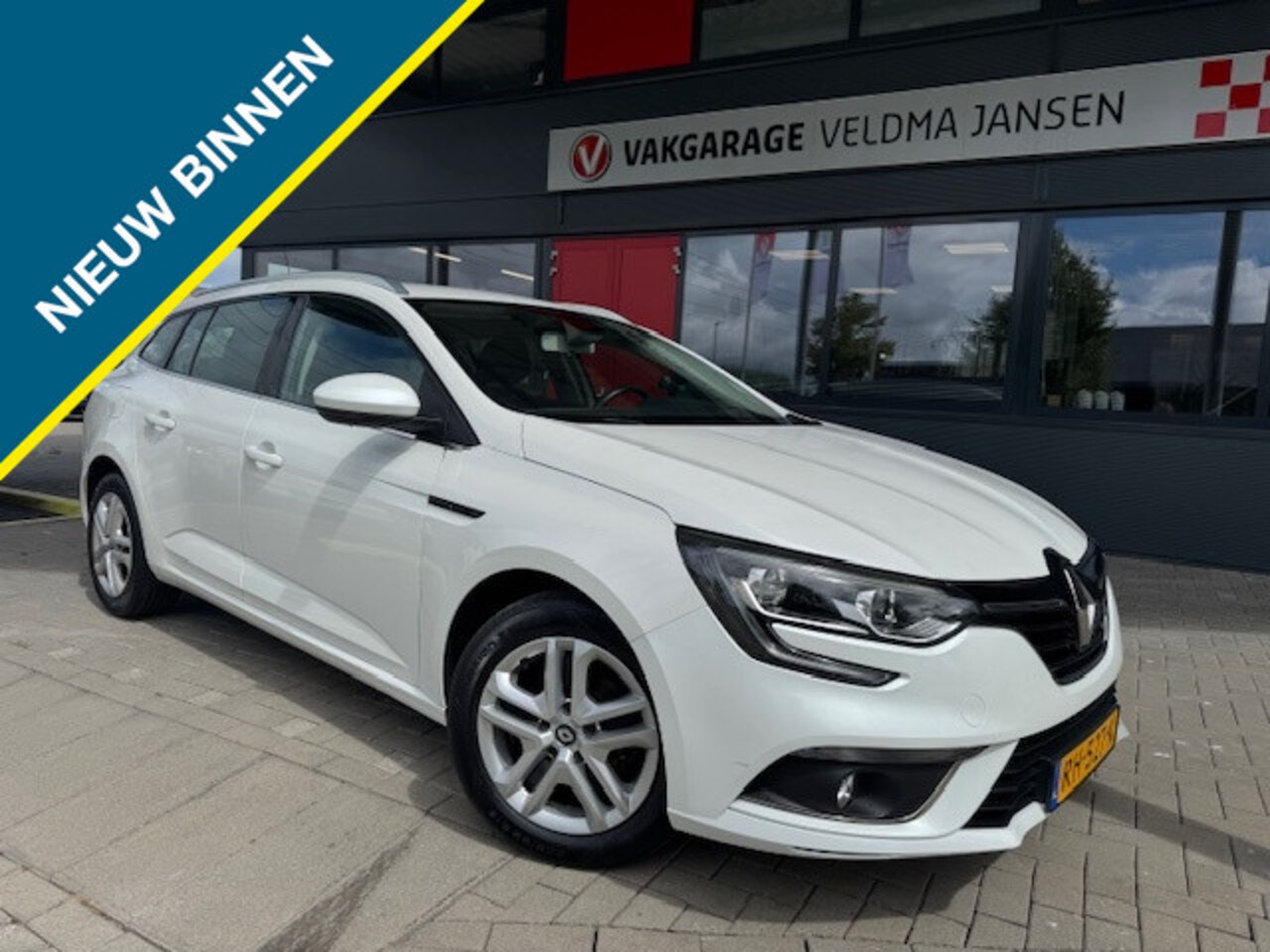 Renault Mégane Estate - 1.2 TCe 101 PK ZEN + APPLE CARPLAY/ECC/CRUISE/NAVI (1e EIGENAAR) - AutoWereld.nl