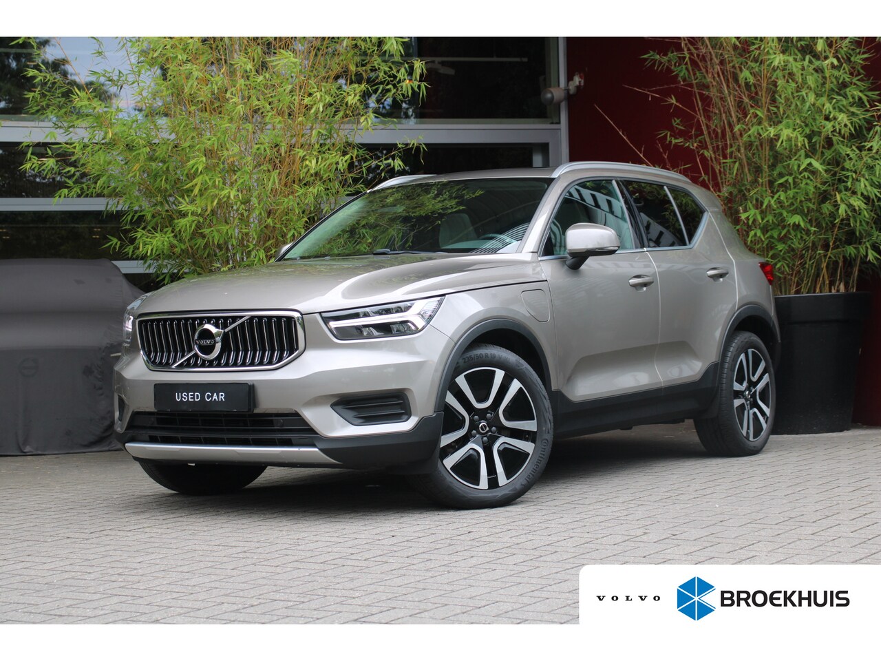 Volvo XC40 - 1.5 T5 Twin Engine Inscription | Panoramadak | Harman/Kardon | Stoelverwarming | 19" Velge - AutoWereld.nl