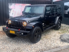 Jeep Wrangler Unlimited - 3.8 Sahara *THE BLACK URBAN JEEP* Youngtimer