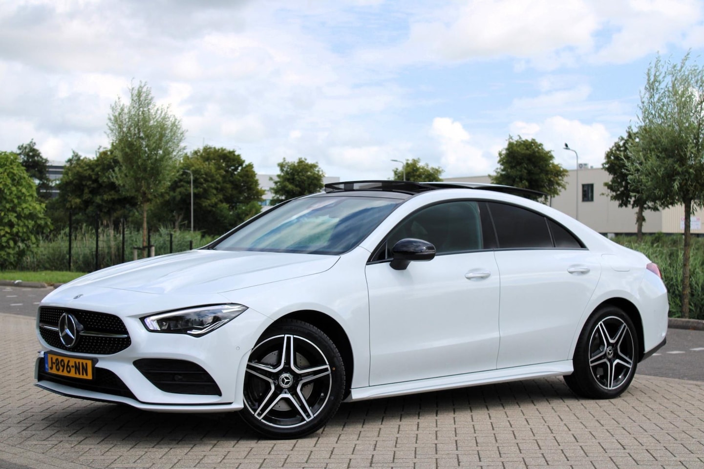 Mercedes-Benz CLA-Klasse - 250 e AMG l Pano l Sfeer l Camera - AutoWereld.nl