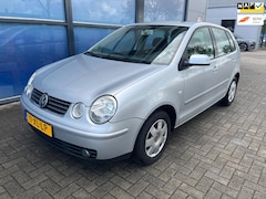 Volkswagen Polo - 1.4-16V Highline