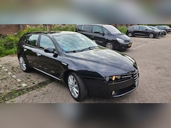 Alfa Romeo 159 Sportwagon - 1.7 T Distinctive 235pk Squadra getuned, Youngtimer.