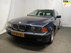 BMW 5-serie Touring - 528i Executive - Clima - Leer - Linker Zijschade