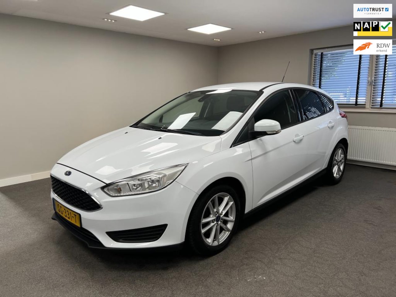 Ford Focus - 1.0 Trend Edition PDC/NAVI/CLIMATE - AutoWereld.nl