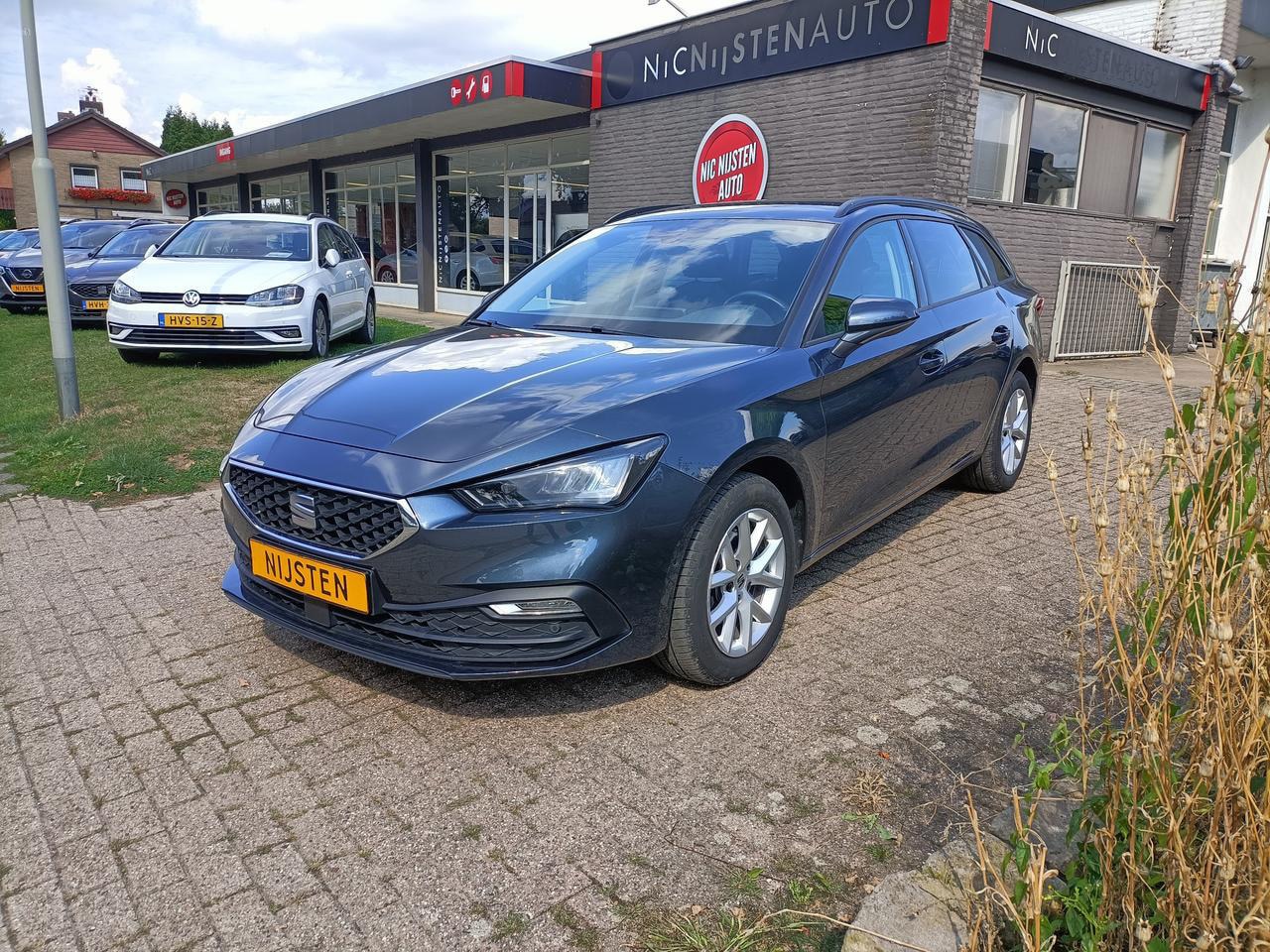 SEAT Leon Sportstourer - 1.5 TSI Style Business Intense 1.5 TSI Style Business Intense, Navi, Cruise - AutoWereld.nl