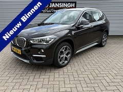 BMW X1 - sDrive20i Automaat 1800 kg Trekgewicht Ndl auto | Trekhaak | PDC | Clima | Cruise | Stoelv