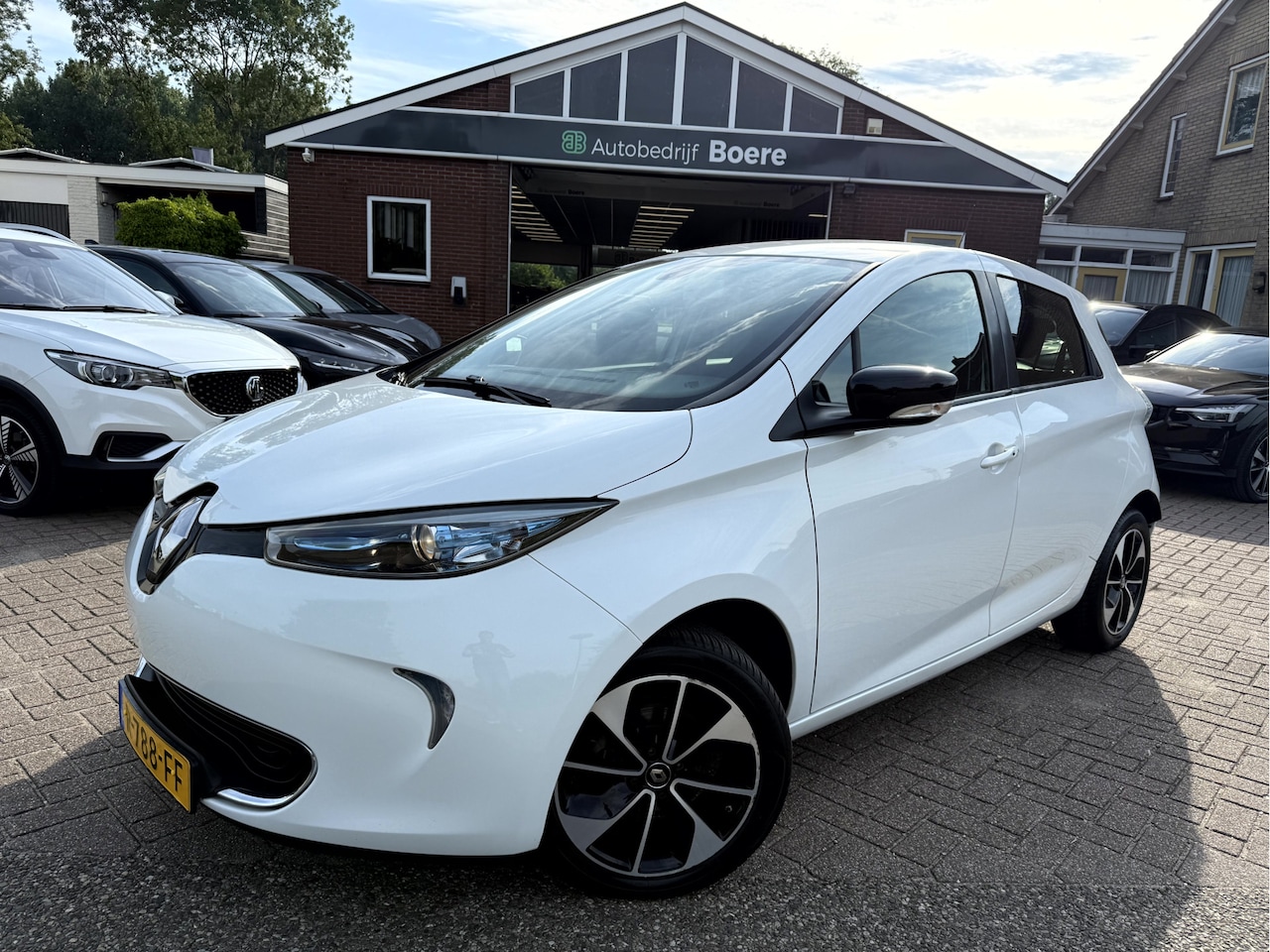 Renault Zoe - R110 41 kWh (koop accu) Camera, 16''Lmv, Stoelverwarming - AutoWereld.nl