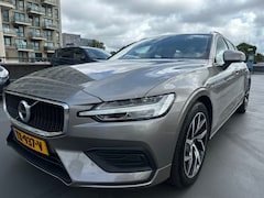 Volvo V60 - 2.0 T5 Momentum 250Pk CarPlay Cruise Lane Assist Dealer OH