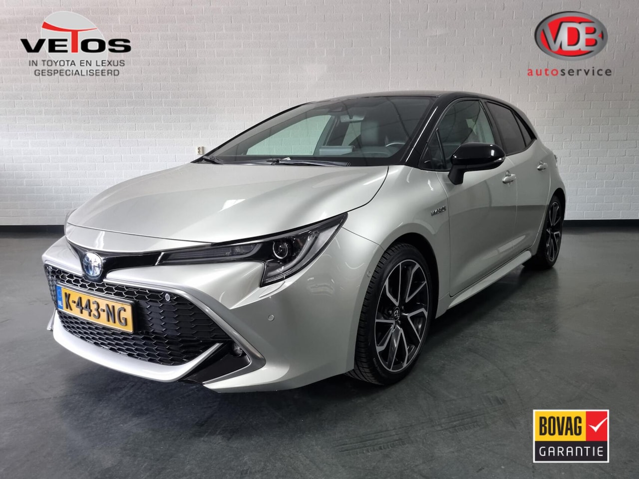 Toyota Corolla - 2.0 Hybrid Executive Bi-Tone / PDC / Afn. Trekhaak - AutoWereld.nl