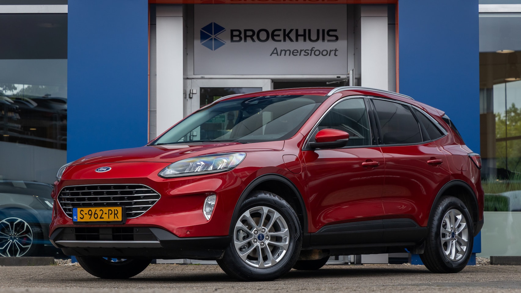 Ford Kuga - 2.5 PHEV Titanium | Trekhaak | Stuur/stoel/voorruit verwarming | Apple Carplay/Android Aut - AutoWereld.nl