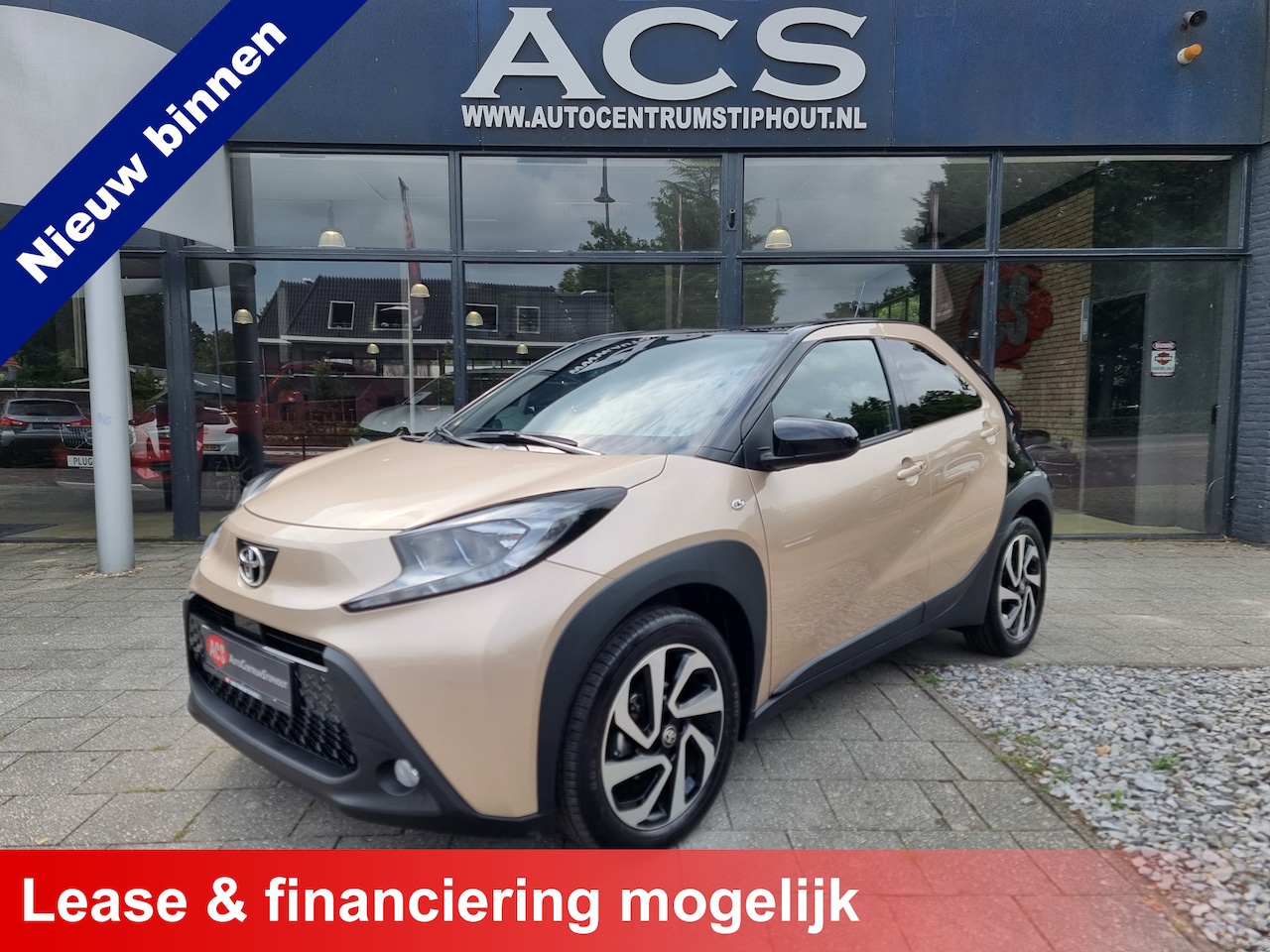 Toyota Aygo X - 1.0 VVT-i | Bi-Tone | 2024 | Carplay | Camera | Slechts 8dkm | Nieuwstaat! - AutoWereld.nl