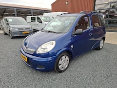 Toyota Yaris Verso - 1.3 16V VVT-I LINEA SOL AUTOMAAT
