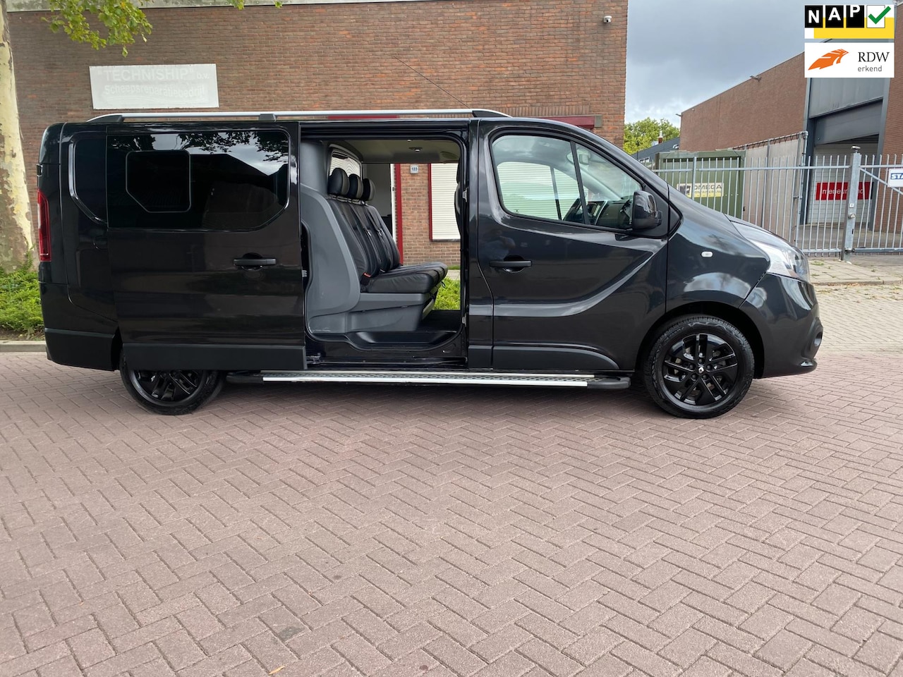 Renault Trafic - 1.6 dCi T29 L2H1 DC Turbo2 * Airco * Carplay * Cruise Control * Navigatie * PDC * Camera * - AutoWereld.nl